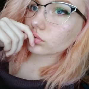 Meet your Posher, Claire